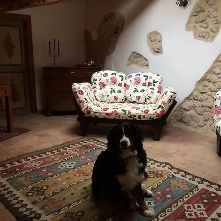 Casa Laura Tatil Evi Castel del Monte (Abruzzo)