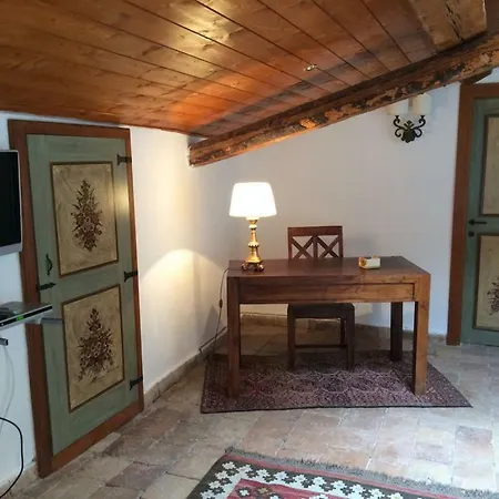 Casa Laura Tatil Evi Castel del Monte (Abruzzo)